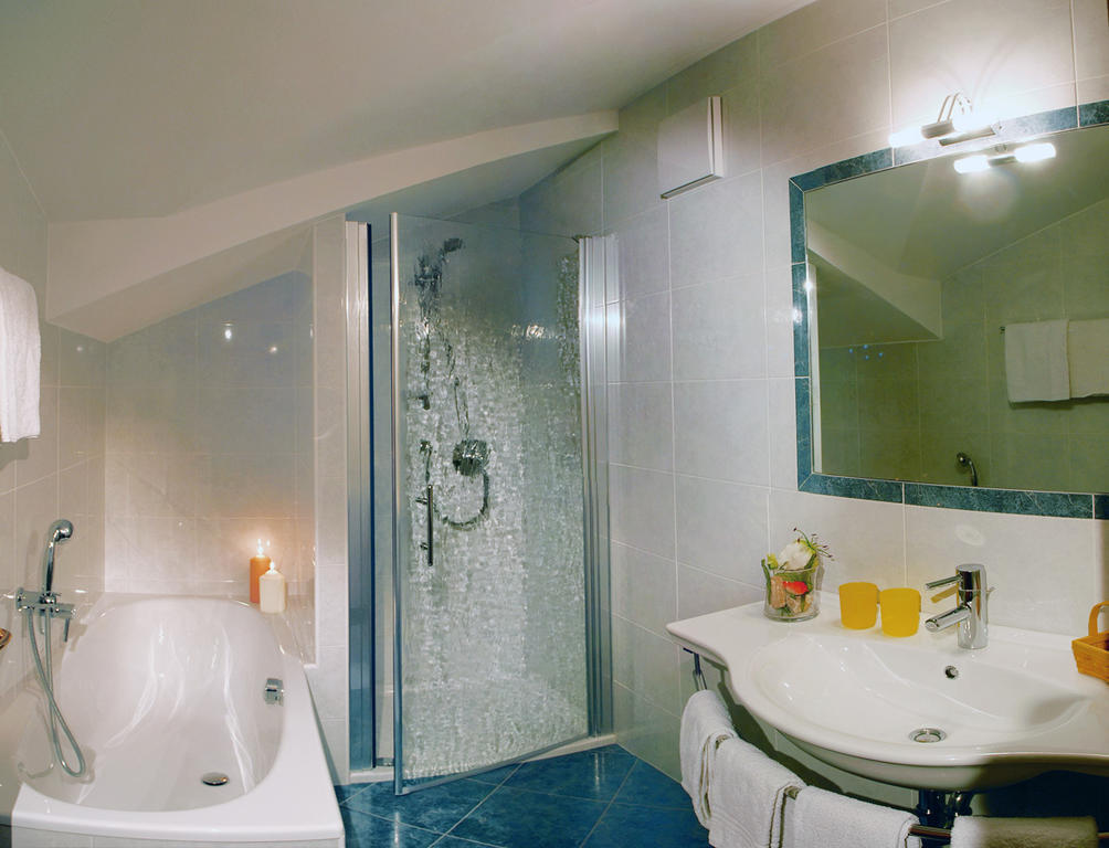 Dolomitenhotel Weisslahnbad Tires Bilik gambar