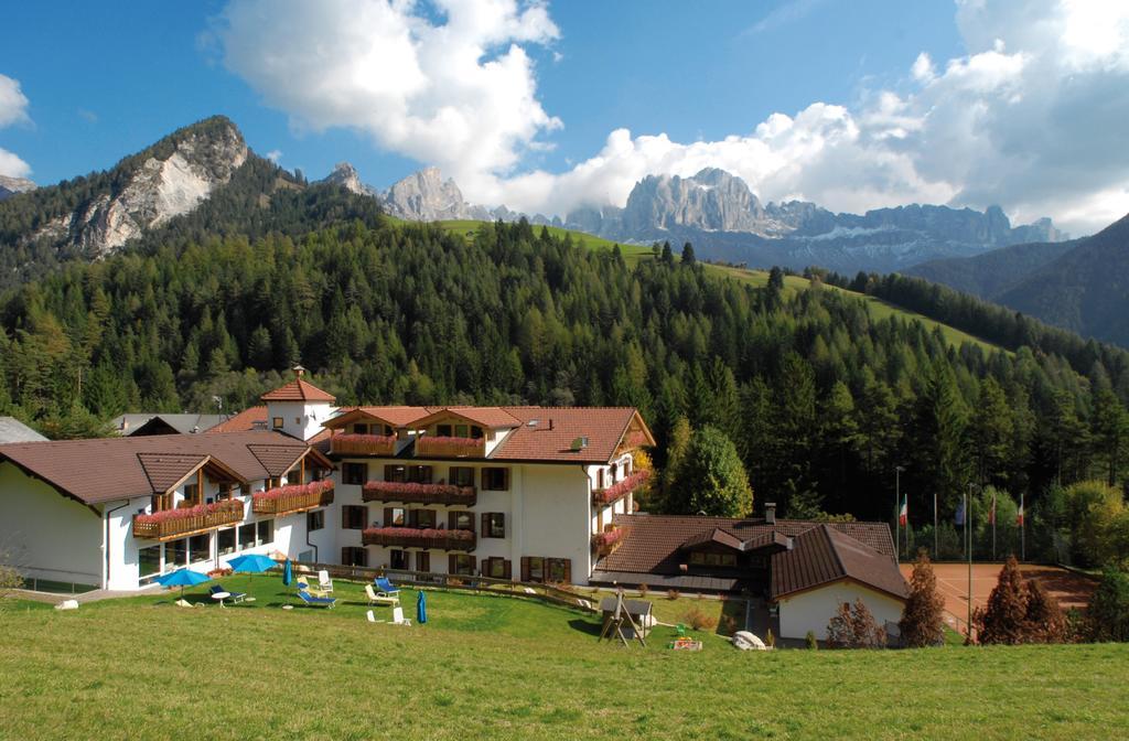Dolomitenhotel Weisslahnbad Tires Luaran gambar